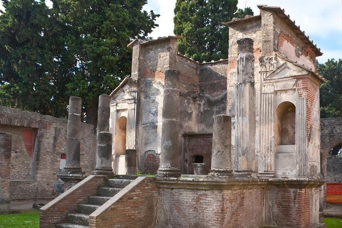 pompeii-guided-walking-tour-with-ticket-2