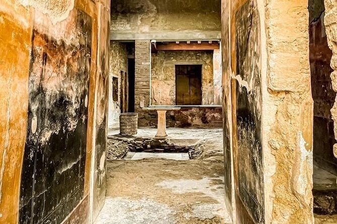 pompeii-tour-with-local-guide-and-skip-the-line-entrance