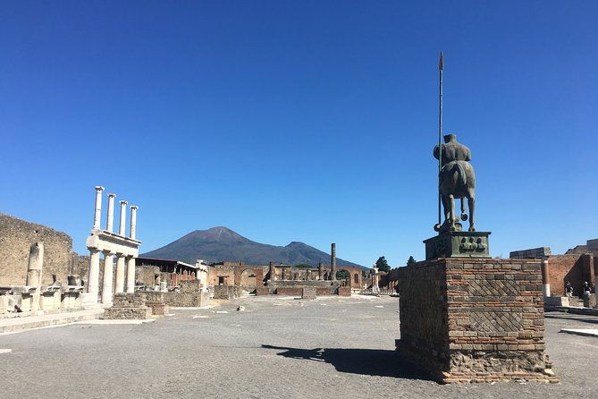 pompeii-with-an-archaeologist-small-group-2