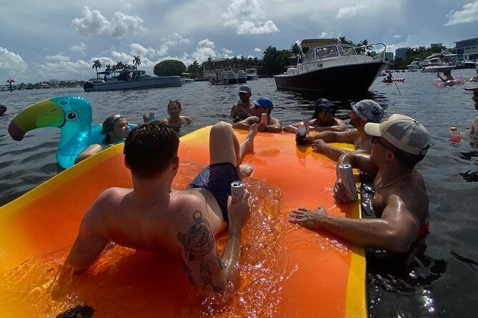 pontoon-boat-getaway-of-fort-lauderdale