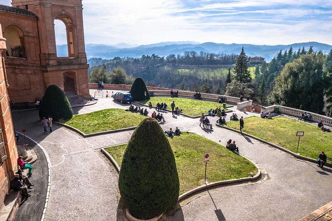 porticoes-of-bologna-and-basilica-san-luca-guided-tour-4