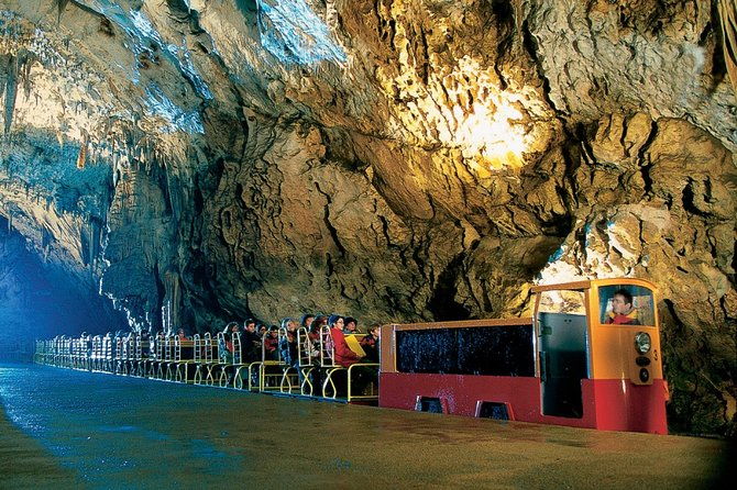 postojna-cave-predjama-castle-shore-excursion-from-trieste-4