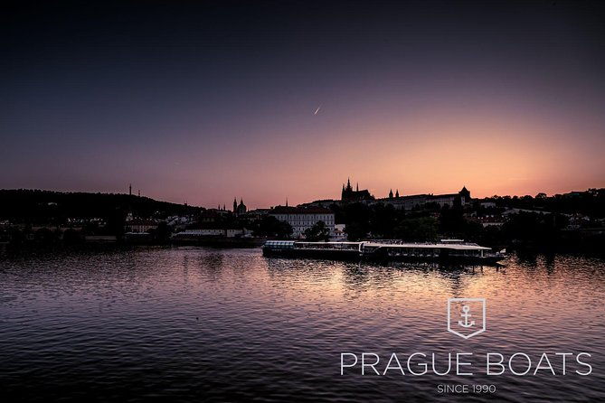 prague-boats-3-hours-crystal-dinner-cruise