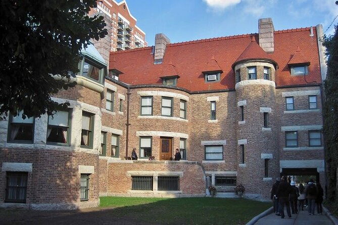 prairie-avenue-haunted-history-tour-and-ghost-hunt