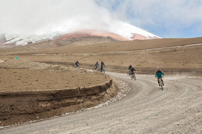 premium-cotopaxi-1-day-bike-trip