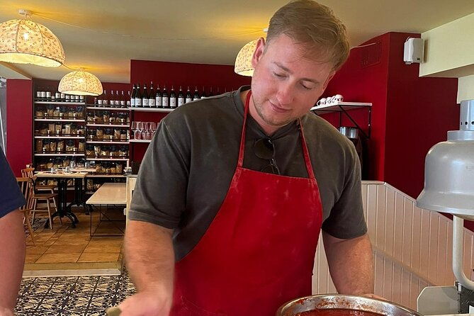 premium-pizza-making-class-at-a-pizzeria-in-como-4