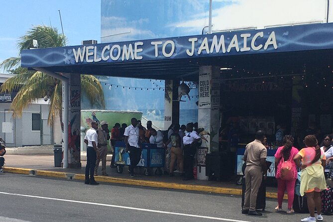 private-airport-transfer-to-hotels-and-airbnb-in-montego-bay