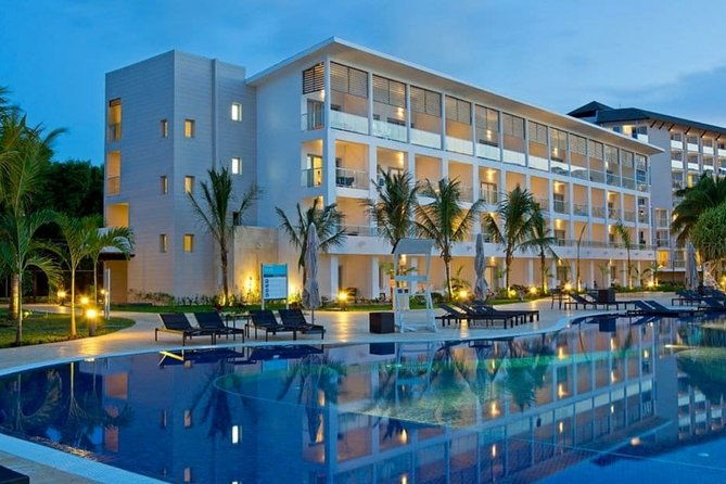 private-airport-transfer-to-royalton-ocean-coral-spring-excellence-oyster-bay