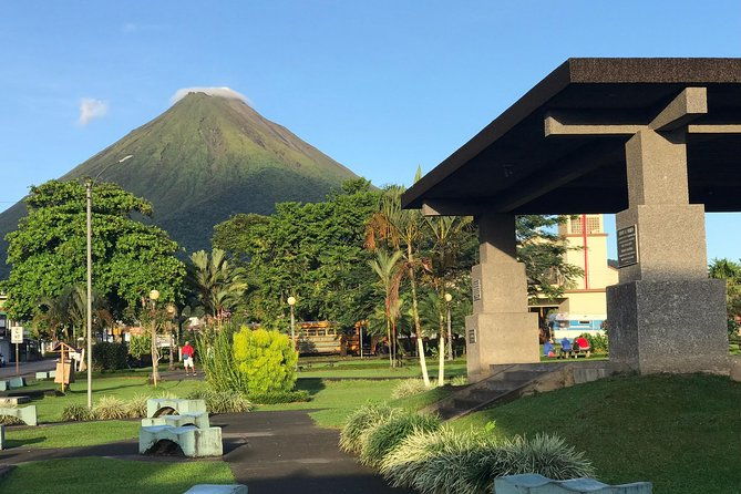private-arrival-transfer-san-jose-airport-to-arenal-volcano-or-la-fortuna-town