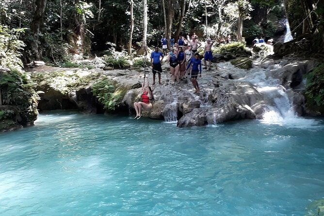 private-blue-hole-and-river-tubing-tour
