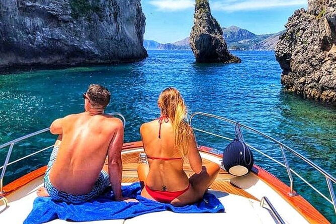private-boat-experience-in-amalfi-coast-full-day