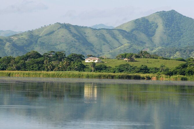 private-boat-nature-tour-of-limon-beach-and-lagoon