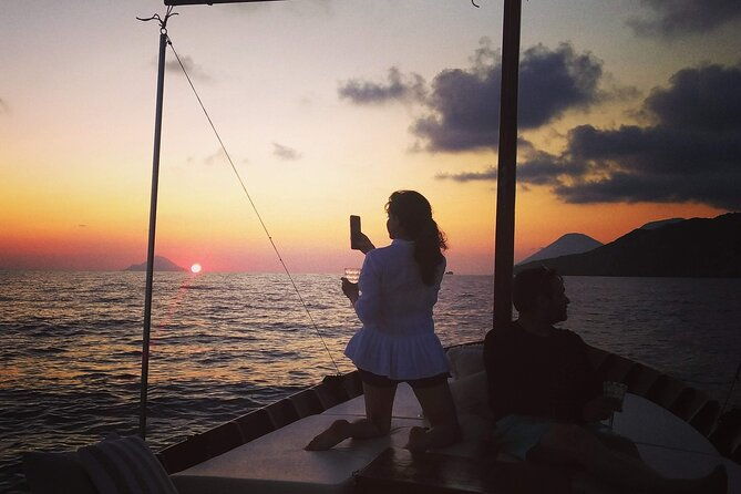private-boat-tour-at-sunset-to-the-faraglioni-of-lipari-2