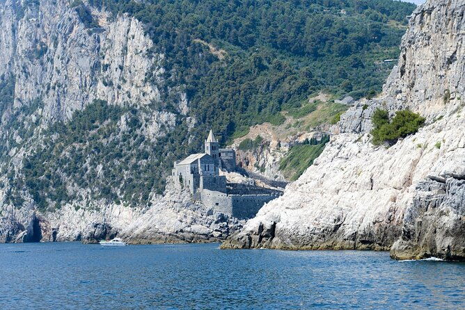 private-boat-tour-from-la-spezia-to-the-5-terre