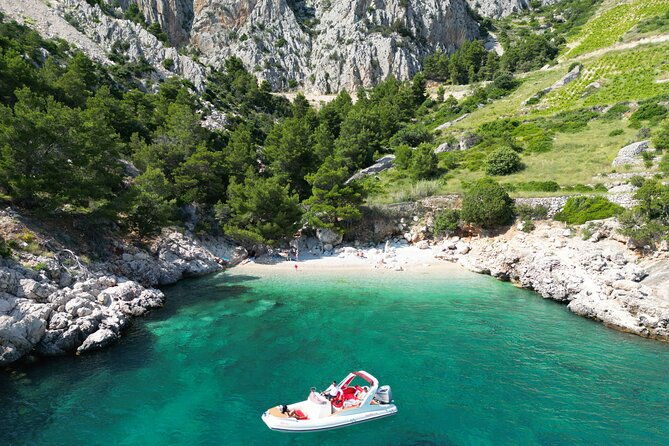 private-boat-tour-of-red-rocks-pakleni-islands