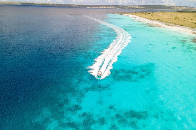 private-boat-tour-with-fun-tube