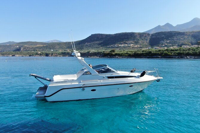 private-boat-tour-with-snorkeling-in-leftkro