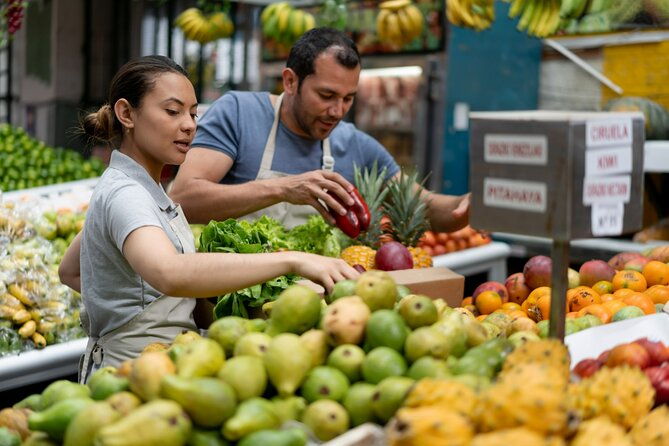 private-bogota-offbeat-tour-fruits-cacao-monserrate-tejo-8hr