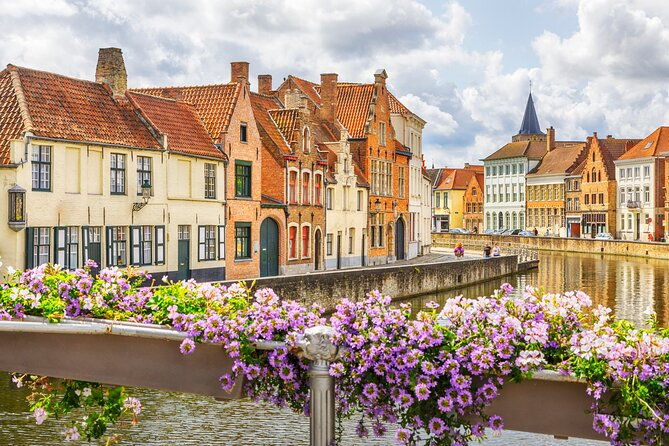 private-bruges-iconic-sites-and-chocolate-tasting-tour