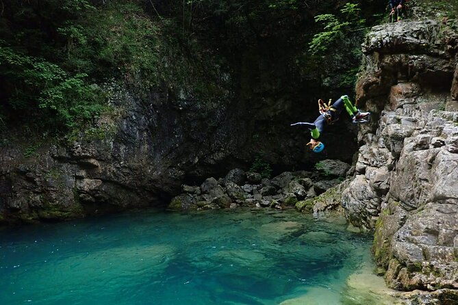 private-canyoning-adventure-in-huesca-2