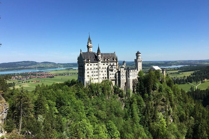 private-castle-tour-from-munich-neuschwanstein-hohenschwangau-and-linderhof-2