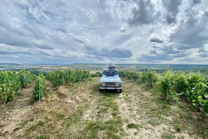 private-champagne-experience-in-a-vintage-car-from-epernay-2