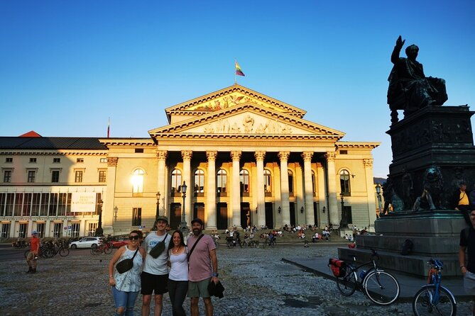 private-classic-bike-tour-of-munich-min-4-22-riders