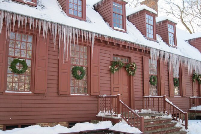 private-colonial-williamsburg-christmas-holiday-decorations-walking-tour