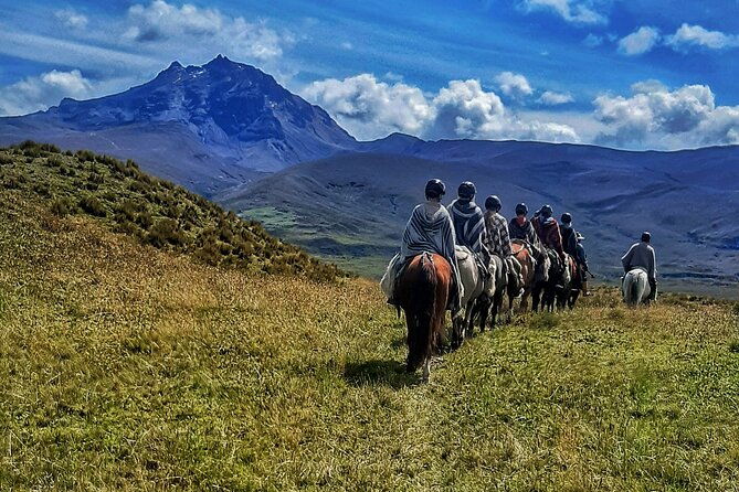 private-cotopaxi-volcano-hike-with-horseback-riding-for-beginners