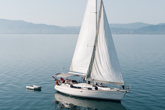private-cruise-west-side-of-milos-kleftiko