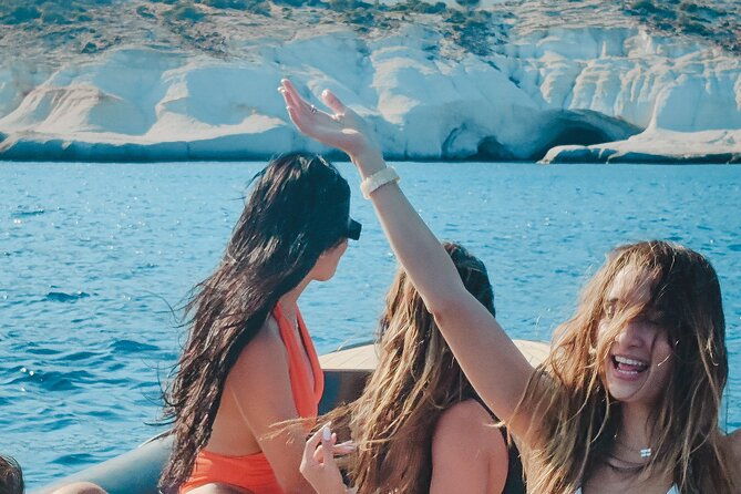 private-cruise-with-speedboat-kleftiko-sarakiniko-sykia-cave-2