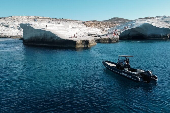 private-cruise-with-speedboat-milos-polyaigos-kimolos