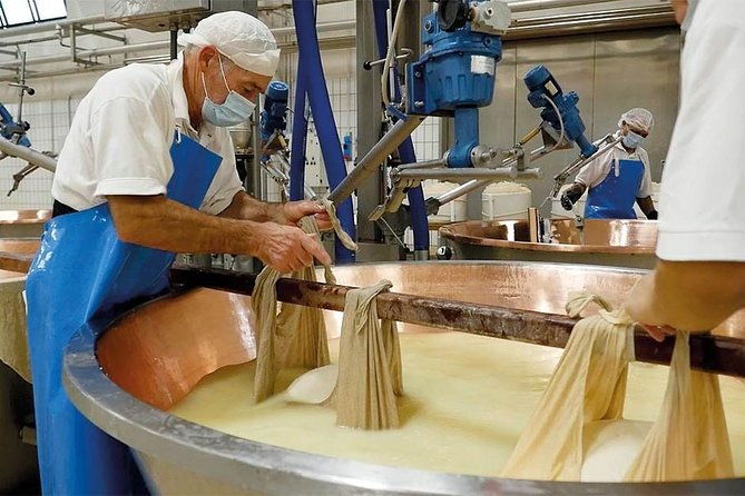 private-day-tour-lunch-parmesan-wine-and-vinegar-tasting-2