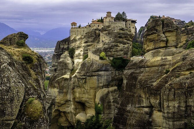 private-day-tour-to-meteora-from-thessaloniki-without-guide