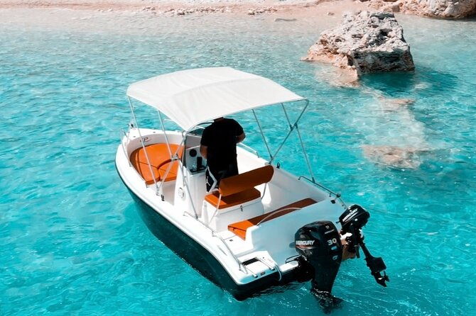 private-day-tour-to-shipwreck-and-blue-caves-by-boat-in-zakynthos-2