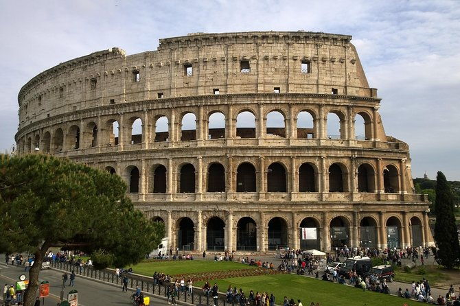 private-daytour-of-rome-from-civitavecchia-port-van-mercedes-v-class