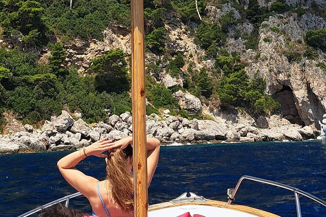 private-experience-on-classic-boat-discover-capri-in-3-hours