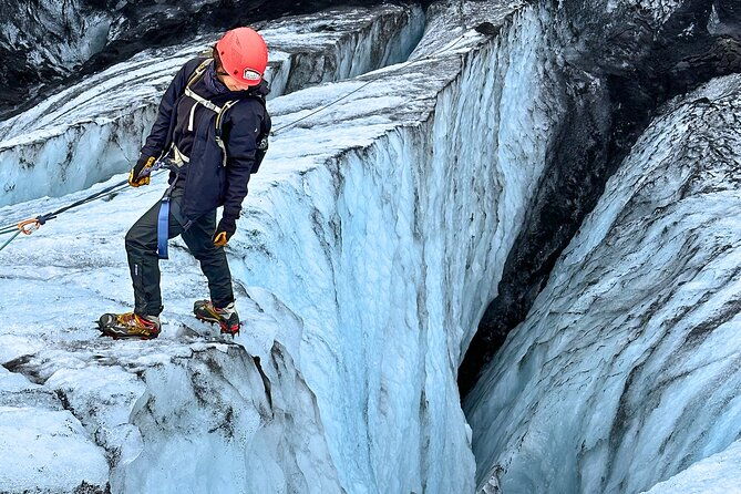 private-extreme-encounter-w-ropes-on-solheimajokull-glacier