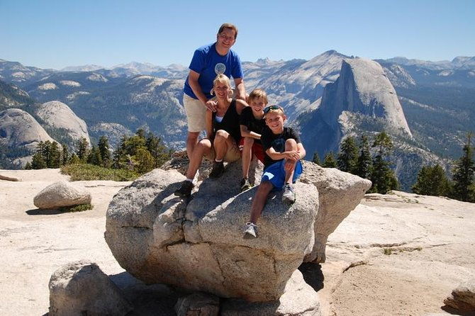 private-family-hike-in-yosemite-2