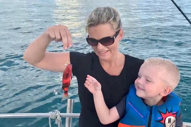 private-fishing-charter-for-family-and-friends-in-honolulu