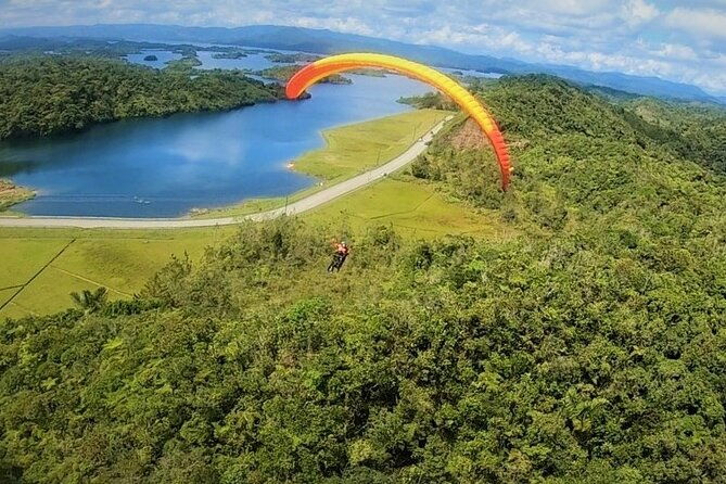 private-guatape-boat-rideparagliding-flightanimal-farm