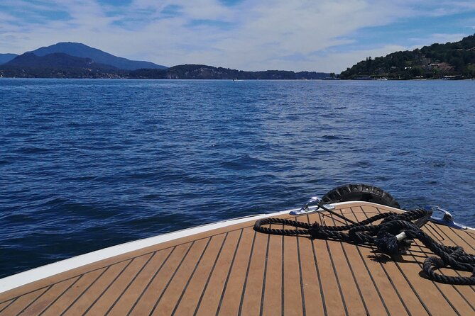 private-guided-boat-tour-of-lake-maggiores-borromeo-islands