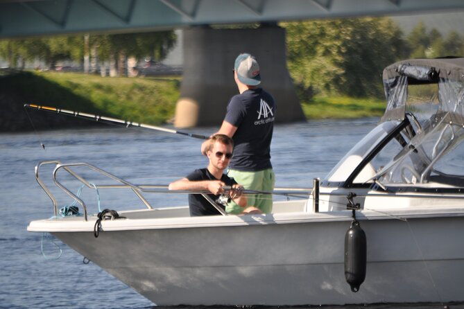 private-guided-fishing-boat-tour-in-rovaniemi