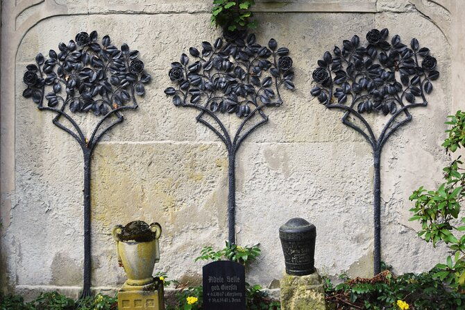 private-guided-tour-of-the-historic-south-cemetery-in-leipzig