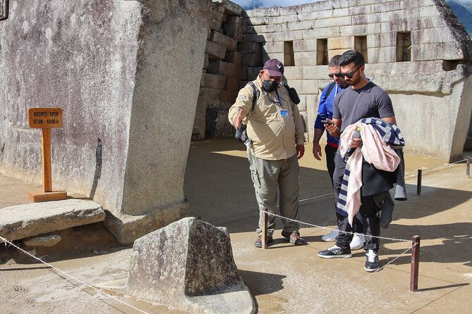 private-guided-tour-to-machu-picchu-from-aguas-calientes