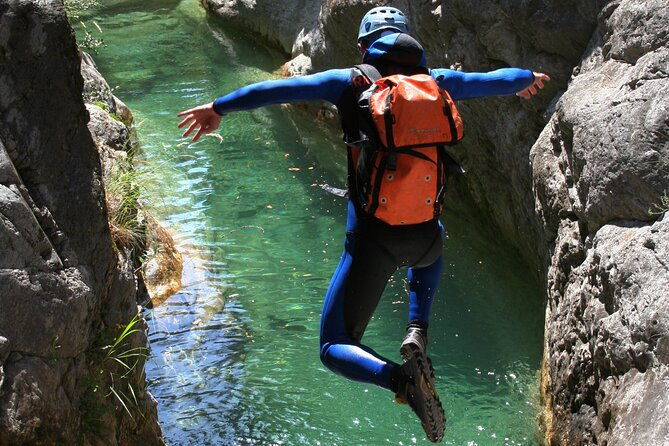 private-half-day-canyoning-tour-in-gordona