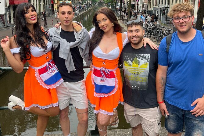 private-hostess-bar-tour-in-amsterdam-red-light-district-3h-2