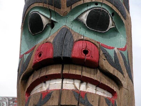 private-ketchikan-city-totems-wildlife-van-tour