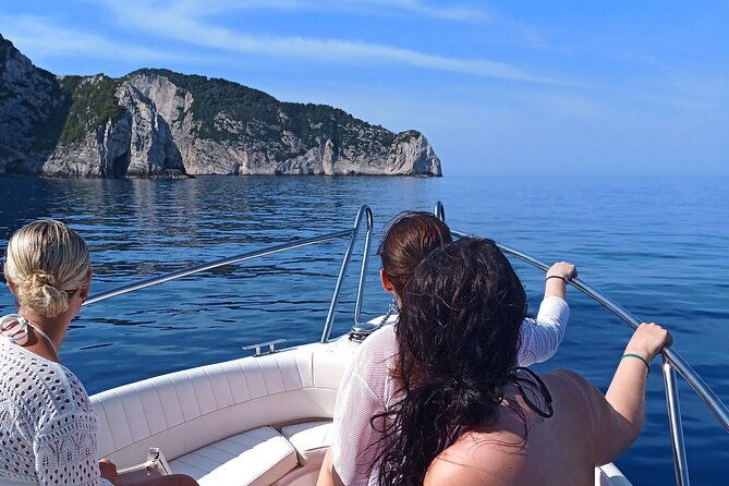 private-luxury-6-5m-140hp-speedboat-cruise-shipwreck-blue-caves