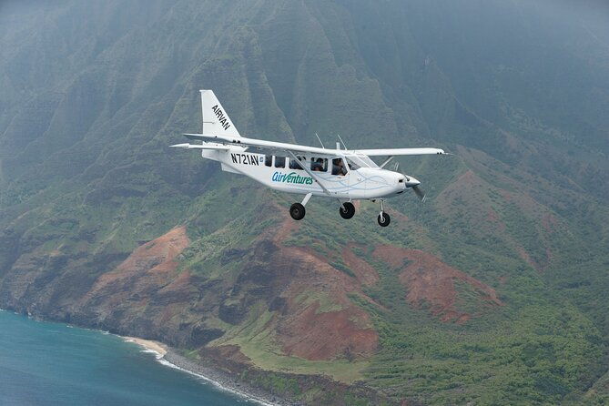 private-luxury-air-tour-over-kauai